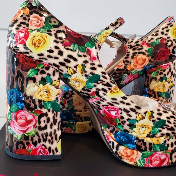 Betsey Johnson Blondie Mary Jane Platform Heels - Picture 5 of 9